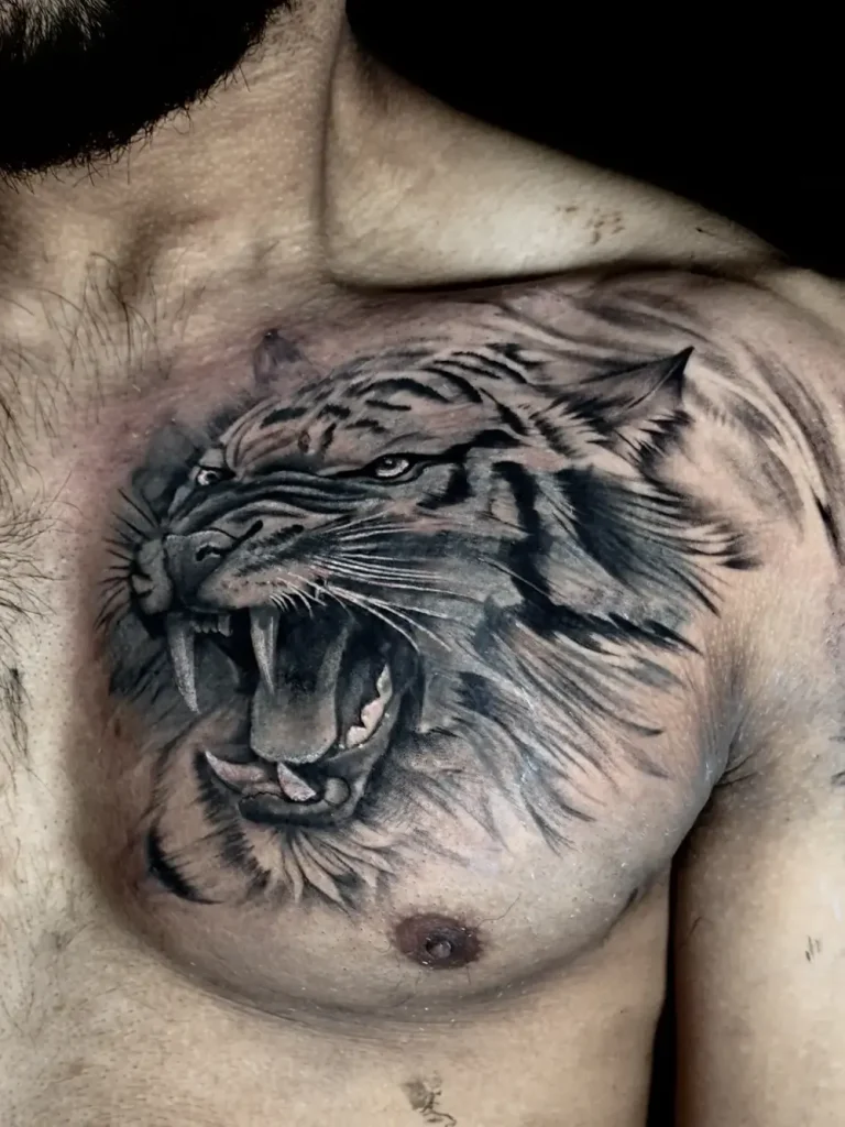 Tattoo nach dem Cover-Up: Brust