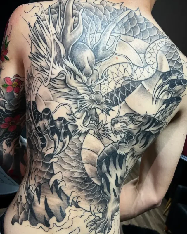 Drachen-Backpiece